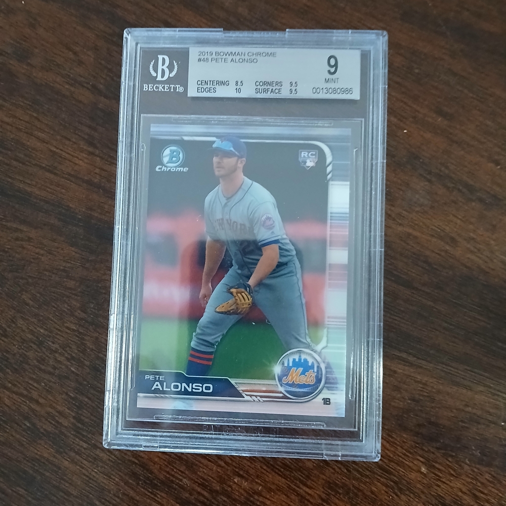 Topps Trading Card with Blue and Gray Design. Bowman Chrome R.C💥💥💥